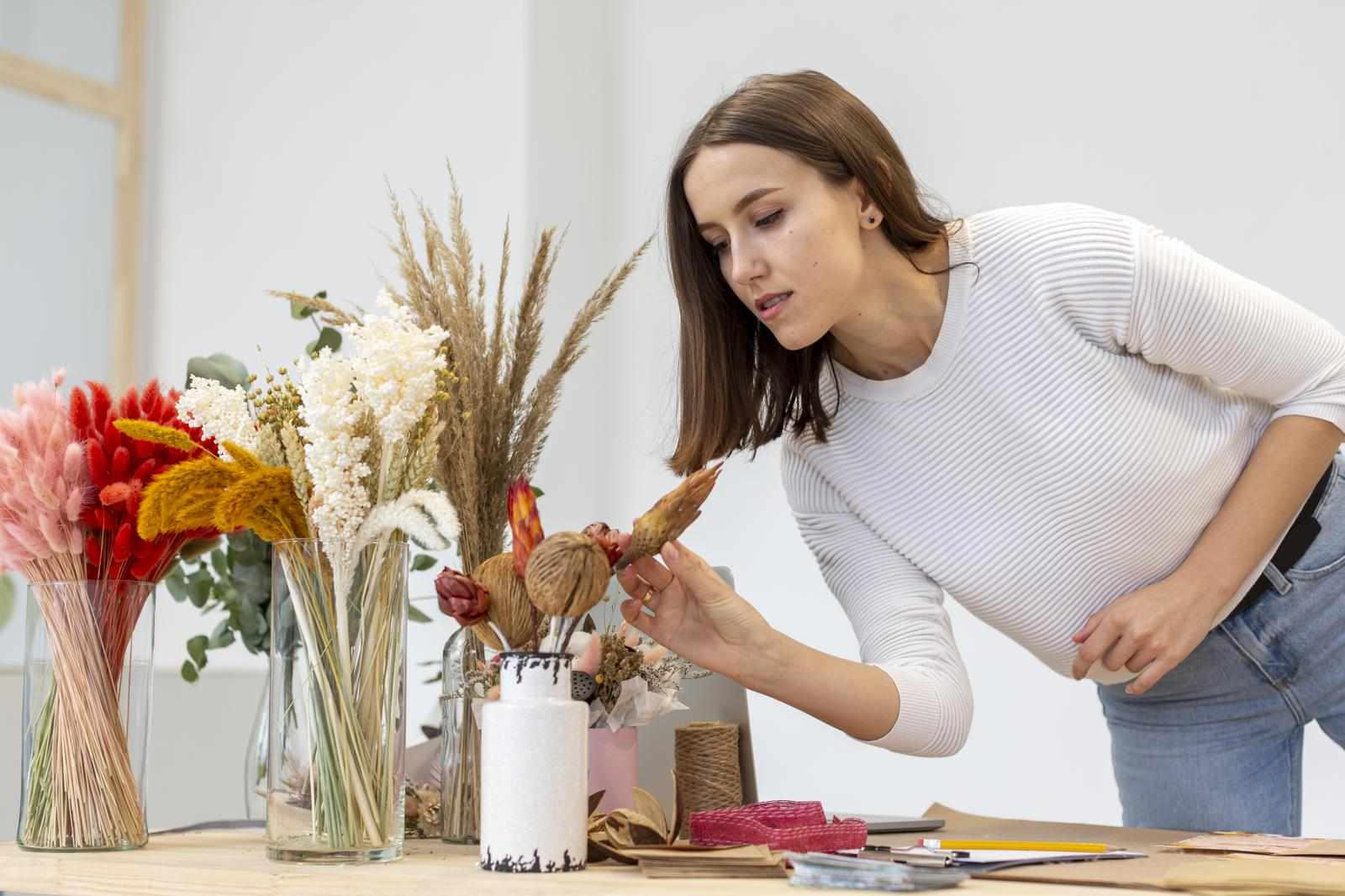 Easy Step by Step Guide on How to Arrange Flowers in a Vase Like a Pro