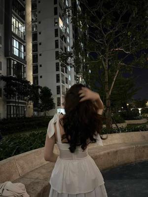 2 | Miss Beautiful Stranger