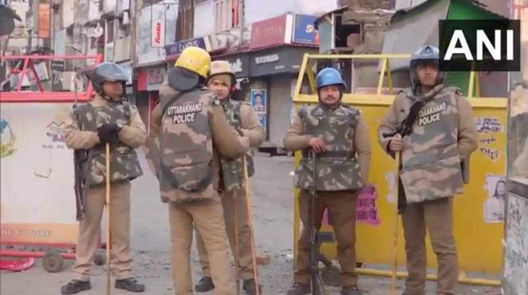 कोर्ट, पुलिस, सरकारी विभाग और सत्ता समर्थक मीडिया