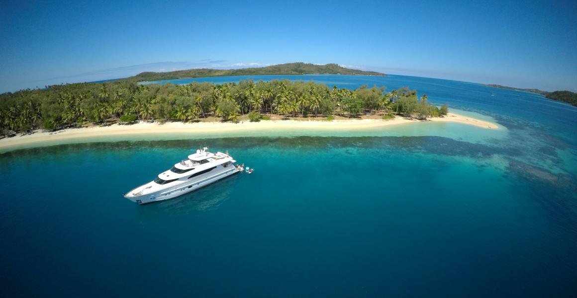 Luxury Gold Coast Yacht Charters – Encore Charter Co.