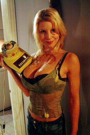 Read How I Seduce My Neighbour