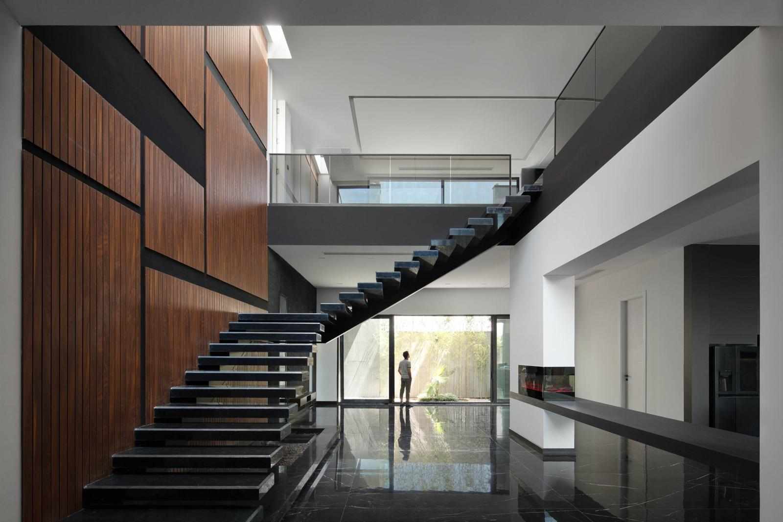 Framing the West Coast: Choosing the Right Architectural Photographer in Vancouver