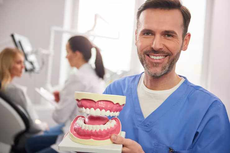 How to Choose the Right Dentures in Beverly Hills