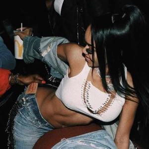 Bhaiyo ki head massage unke upar chadkar 🫦