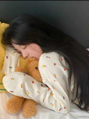 34 > ! Sleeping beauty !