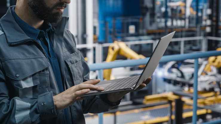 How Effective IT Management Boosts Manufacturing Efficiency
