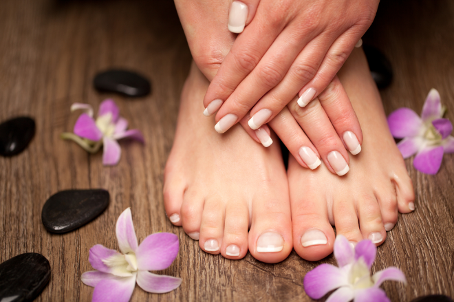Top-Rated Home Pedicure and Manicure for Women – Book Today!