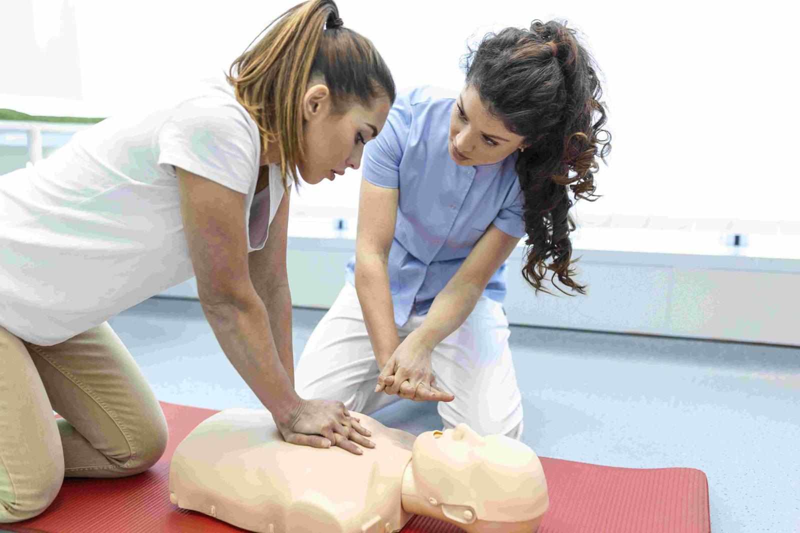 Deal with Sudden Emergencies with Geelong First Aid Course