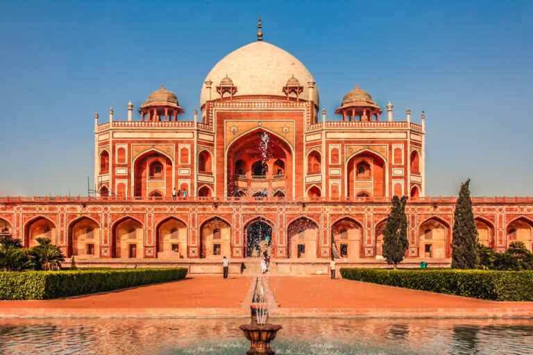 Discover Why Golden Triangle India Tour Attracts Millions