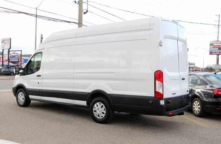 Top Benefits of Choosing Local Moving Services in Canada