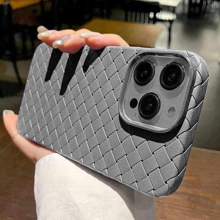 The Growth of Mobile Gaming Accessories Niche in Russia's Expanding Gaming Russia Mobile Phone Accessories Market