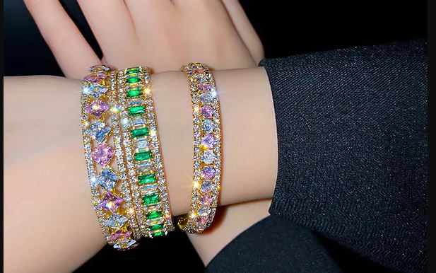 Trending Gold Bangle Designs for Women & Men 2025