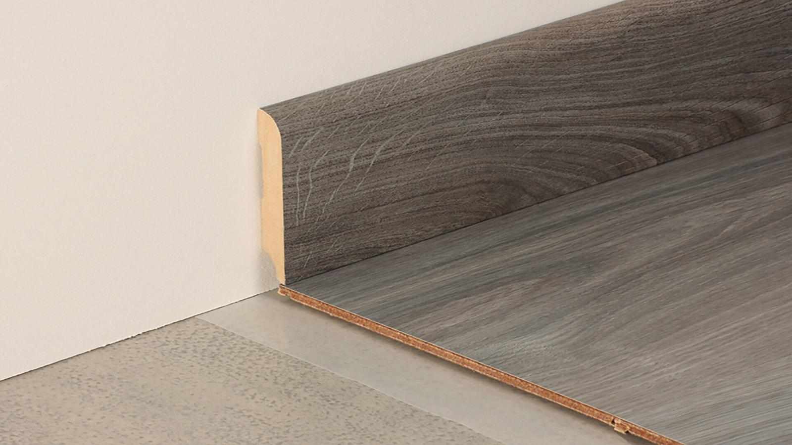Wooden floor skirting Dukhan