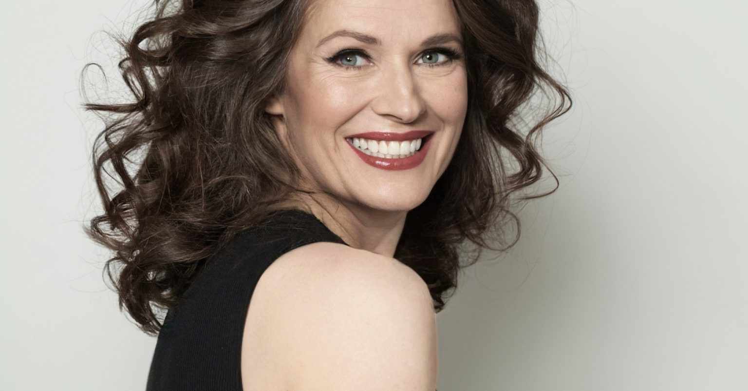 How Hair Toppers Help Women Embrace Thinning Hair with Confidence