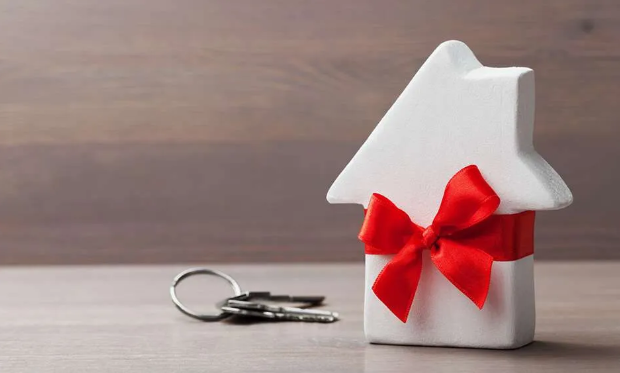 Can Expats Apply for a Gift Transfer of Property in Dubai?
