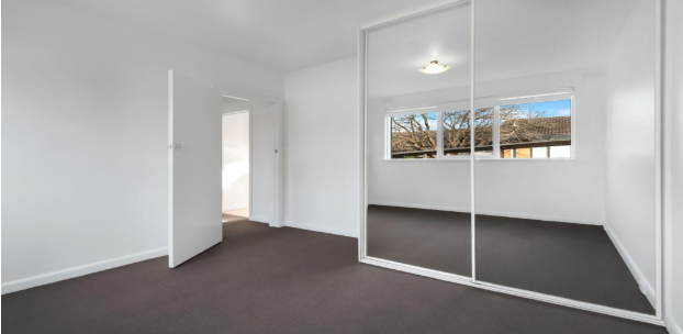 Difference between Wardrobe Sliding Door Vs Hinged Door