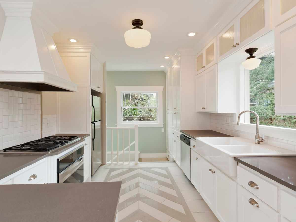 Expert Tips on Choosing the Perfect Kitchen Cabinets to Suit Your Home's Style and Needs