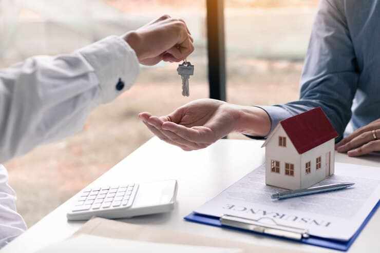 How a Los Angeles Real Estate Agent Helps You Buy With Confidence