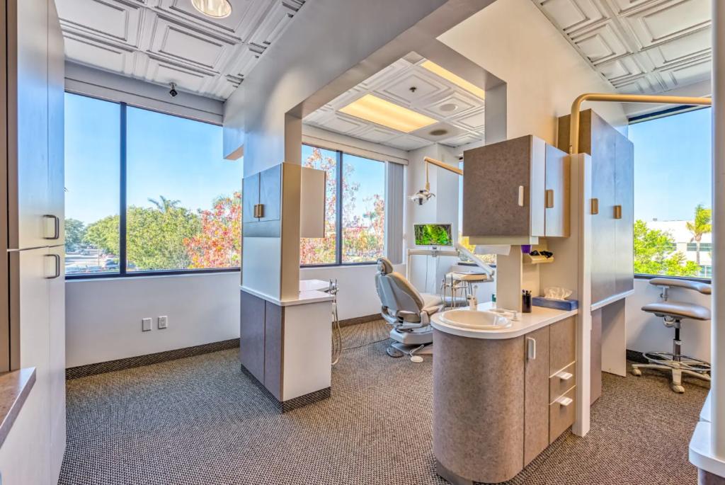 Cosmetic Dentistry Thousand Oaks : A Guide to Confidence & Beauty