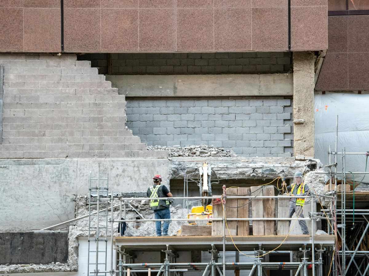 7 Industries Leading the Way in Sustainability Chain Contracting Practices