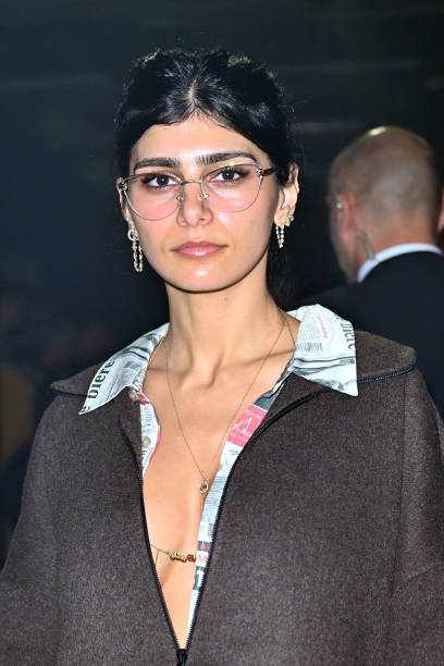 Steamy encounter with Sex starved Divorced Manager🥵