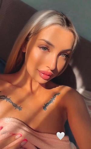 Call girls in Uttam Nagar 9599809833 incall And outcall Both Facilities