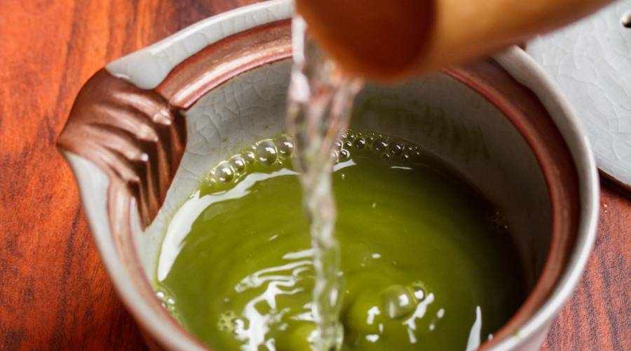Oolong Tea: The Perfect Balance Between Green and Black at Tea Stop Shop