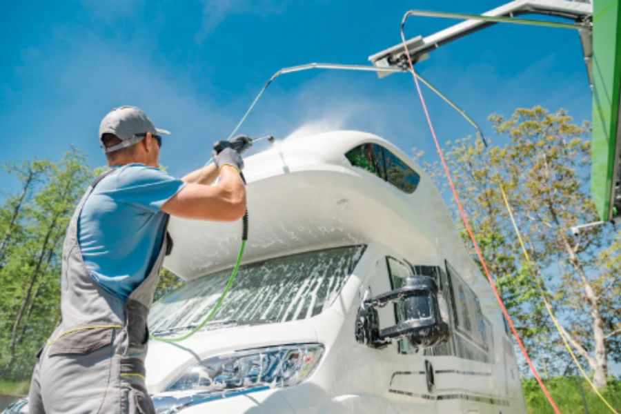 What Sets Mobile RV Detailing Apart from Traditional Services?