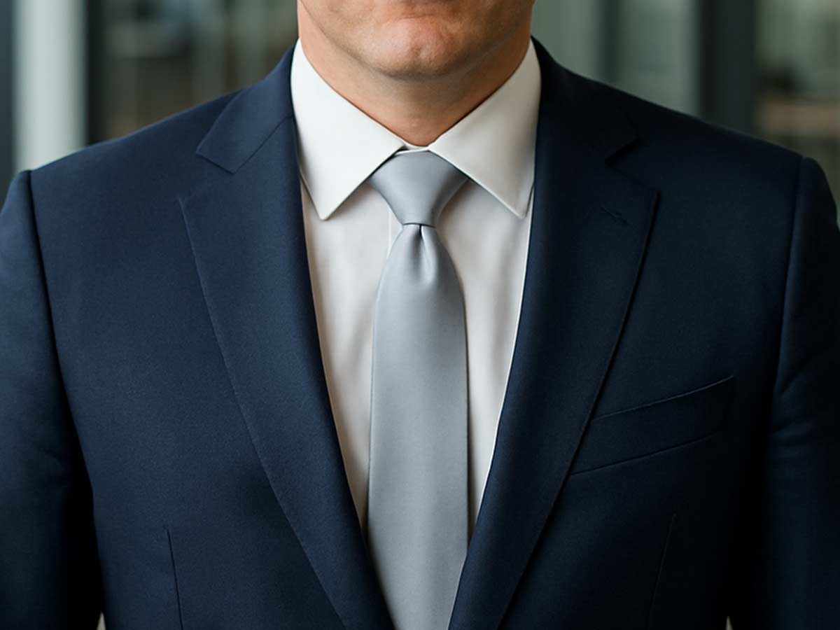 What Color Ties Go With a Navy Suit | Style Guide – TieMart, Inc.