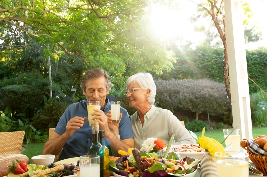How Senior Living Communities Can Embrace A Summer Diet
