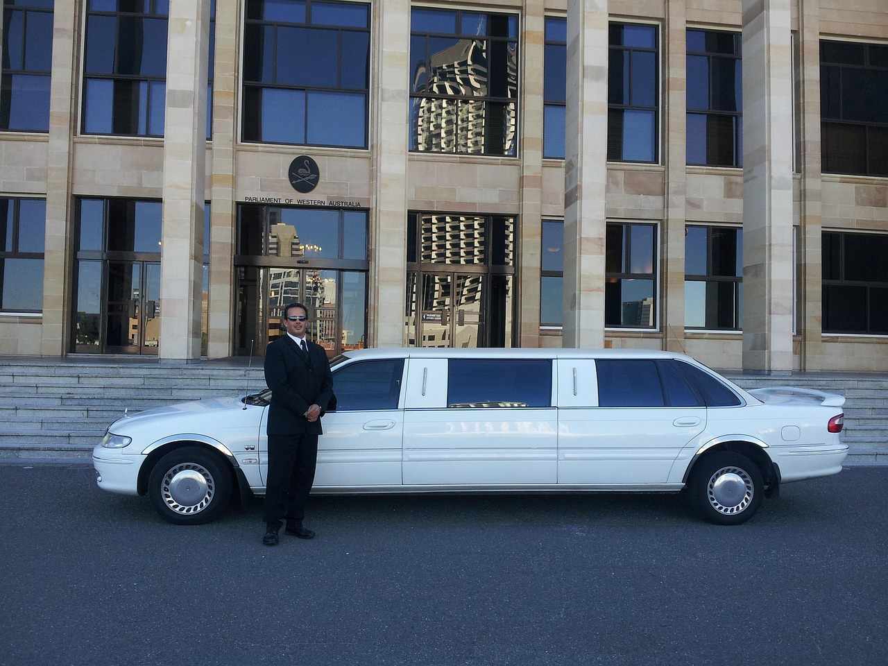 Understanding the Value of Professional Chauffeur Travel With Los Angeles Limousine Service
