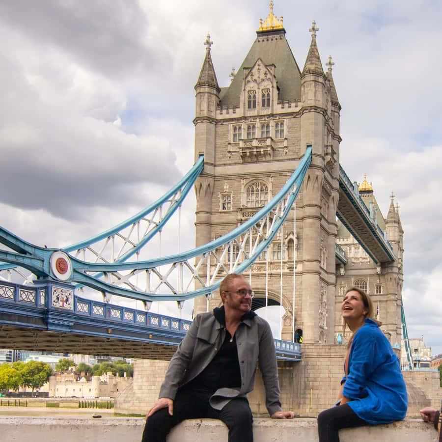 London: Private Custom Experience with a Local, Icons & Gems | GetYourGuide