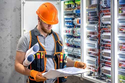 Electrician Accountant Alberta: Why Accounting for Contractors Matters