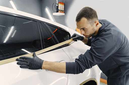 7 Reasons to Choose Professional Auto Glass Repair