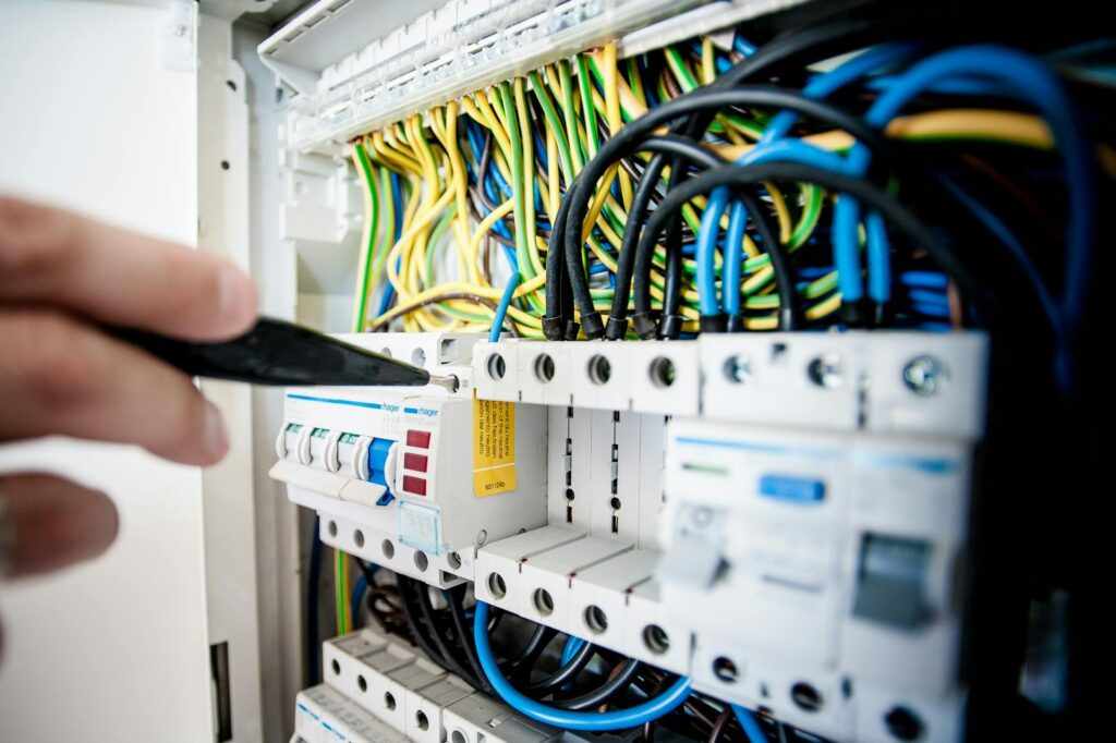 Emergency Electrician Services You Can Rely On