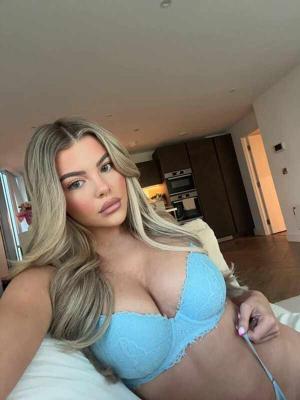 I Fuck My Ex Boss’s Daughter