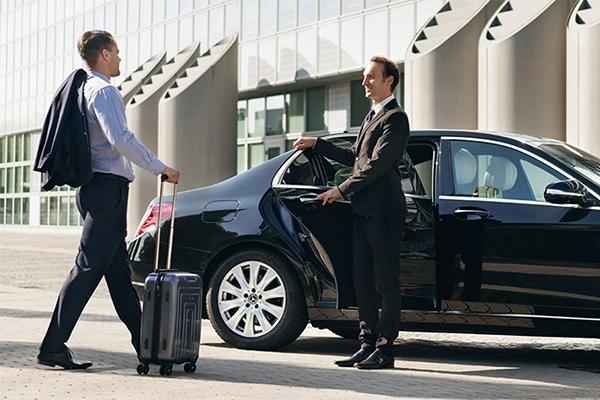 Luxury Golf Resort Limo Service in the Hamptons – Travel in Comfort and Style