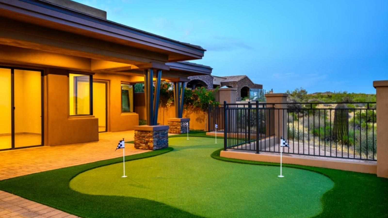 Why Scottsdale Homeowners Prefer Professional Artificial Grass Installation Over DIY Turf Projects?