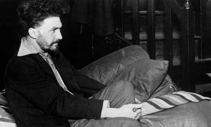 Why Is Ezra Pound's Literary Style Considered Complex and Innovative?