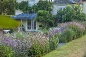 Top 5 Reasons to Book a Garden Consultation in Essex This Season
