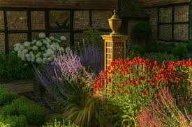 Top Garden Design Trends Transforming Outdoor Spaces in 2025