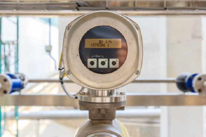 How Do Electromagnetic Flow Meters Handle Turbulent or Mixed Flow Conditions?