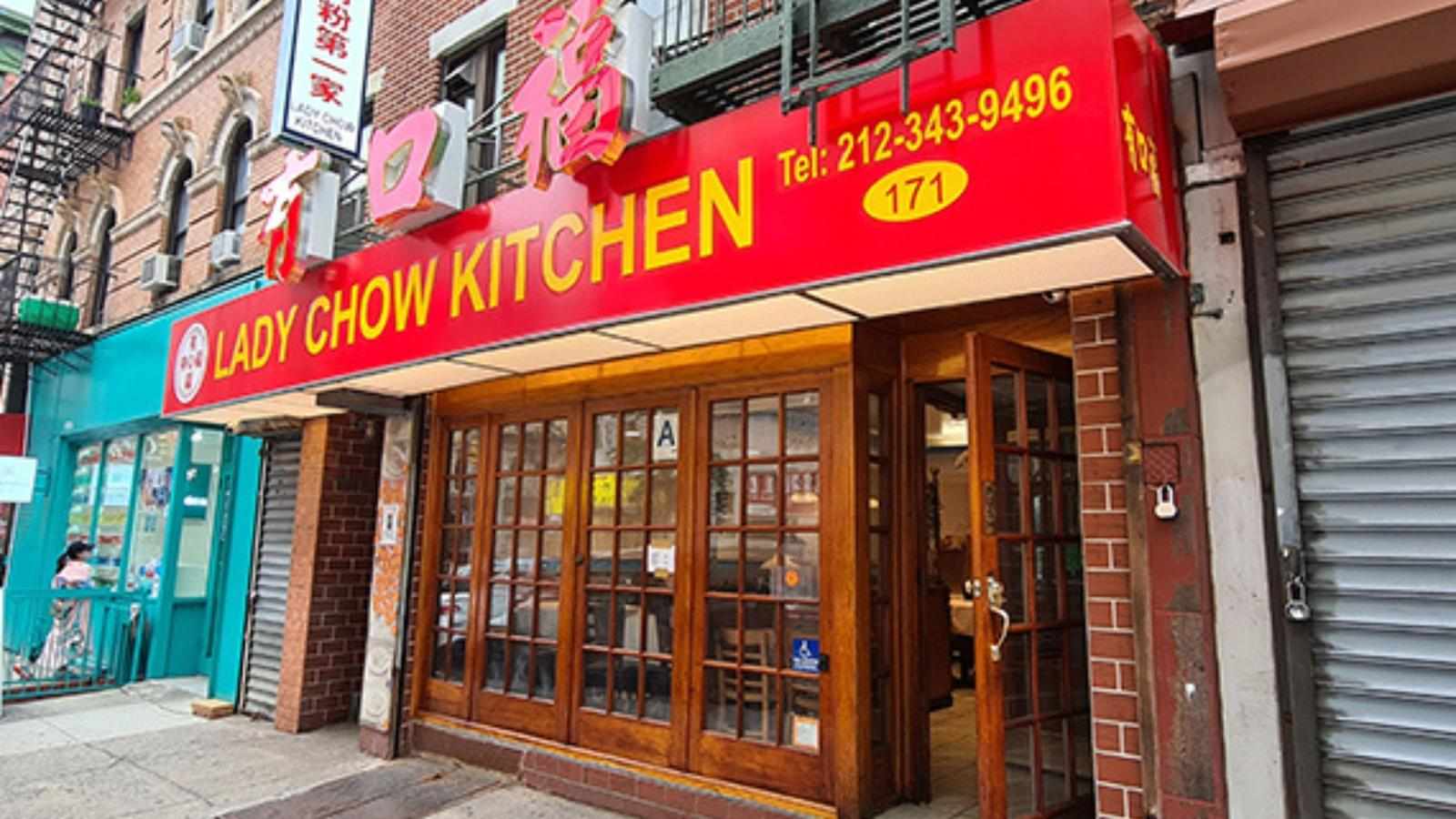 How Do Group Dining Restaurants Cater to Large Parties Without Losing Quality?