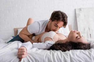 How she got seduced by one of the trip members at night and how he almost fucked her in the open(part-1)💦🔞🥵