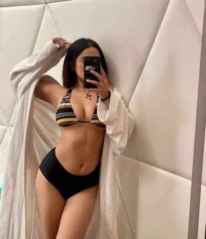First Night Lust - Father-in-Law’s Forbidden Kiss(Part-1)🥵🥵