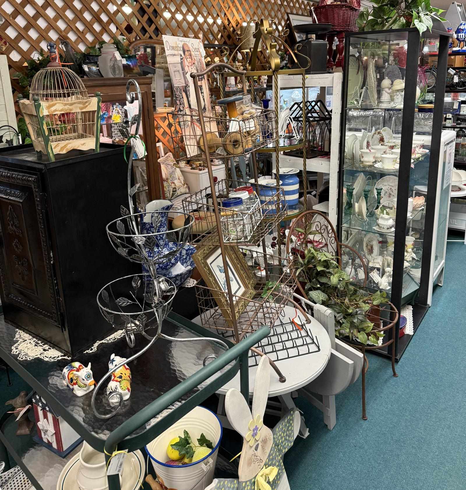 Tacoma’s Vintage Store for Dolls, Glassware & More