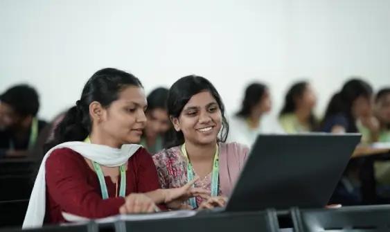 What are the aspects that make an MCA college industry-relevant?