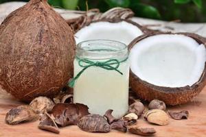 Scented Hair Oil: Combining Nourishment and Fragrance for Luxurious Hair Care