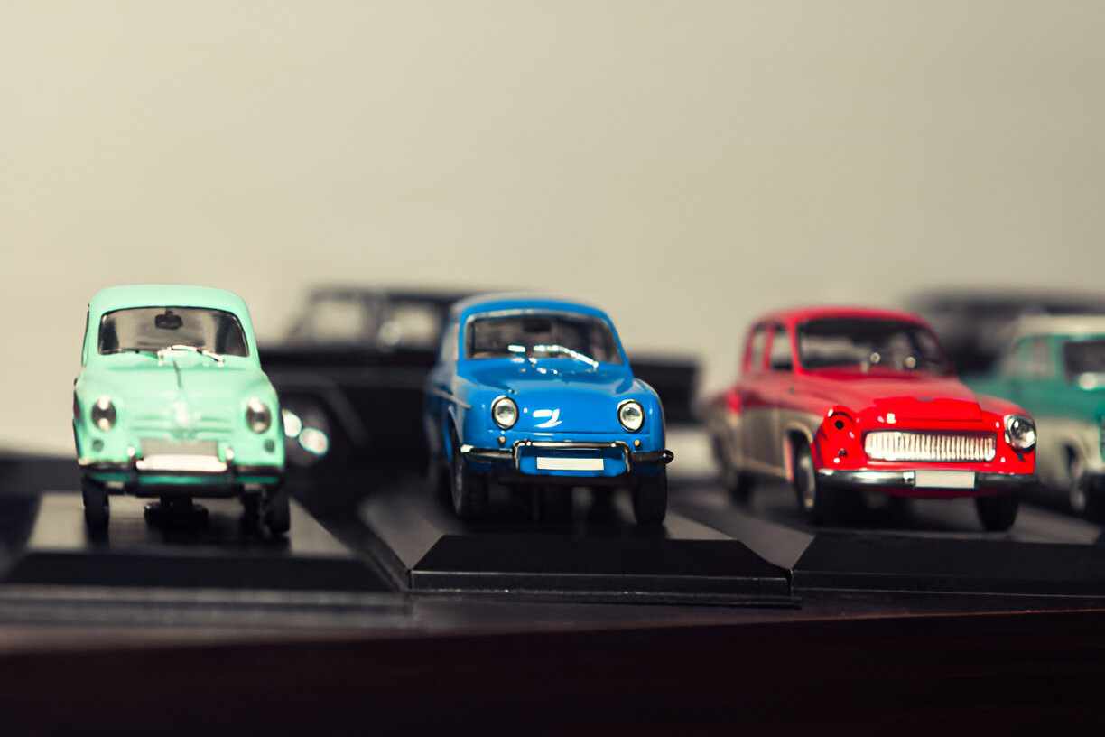 How to Identify Authentic Diecast Model Cars Versus Fakes