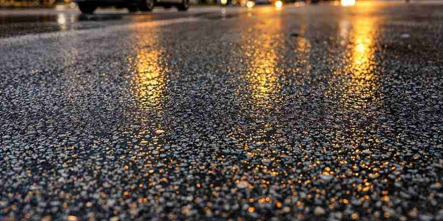 Expert Asphalt Sealcoating Contractor Near Me: Hamilton & Niagara | SH Asphalt Seal Coating